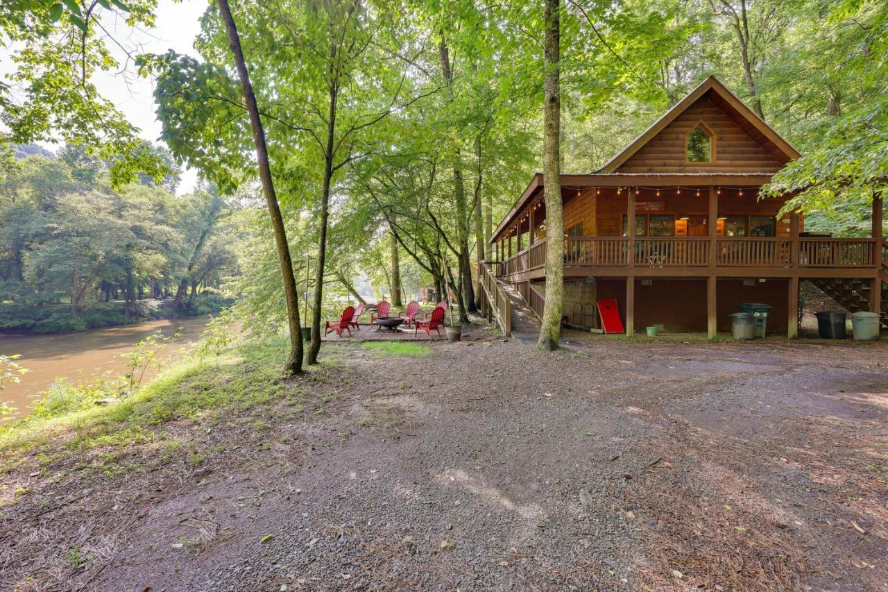 Riverfront Ellijay Cabin With Deck And Pool Access! Экстерьер фото