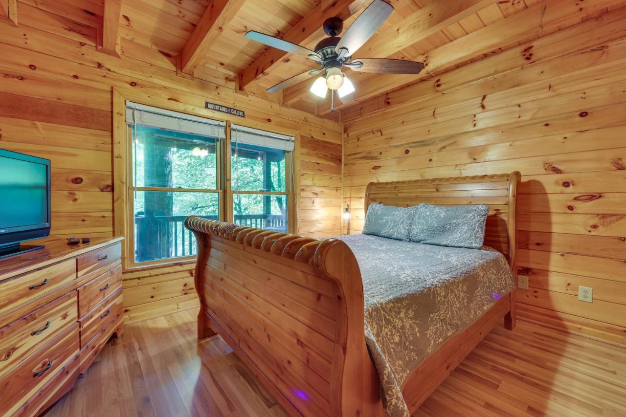 Riverfront Ellijay Cabin With Deck And Pool Access! Экстерьер фото