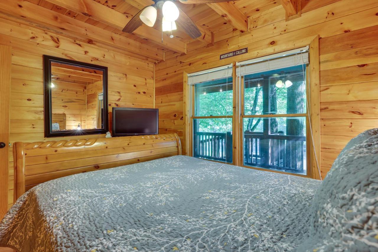 Riverfront Ellijay Cabin With Deck And Pool Access! Экстерьер фото