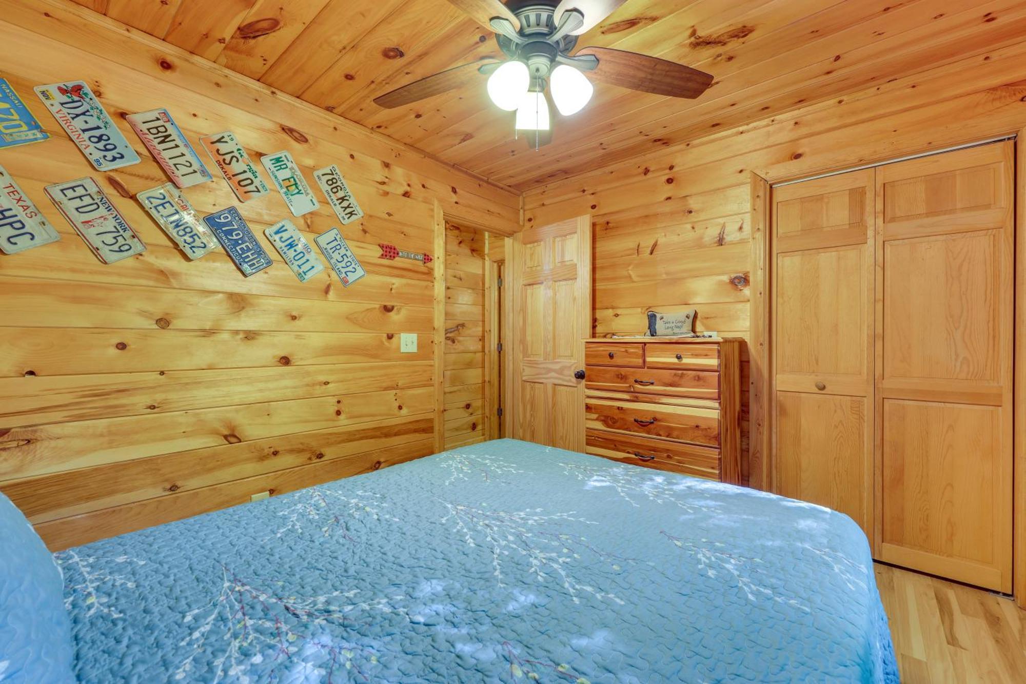 Riverfront Ellijay Cabin With Deck And Pool Access! Экстерьер фото