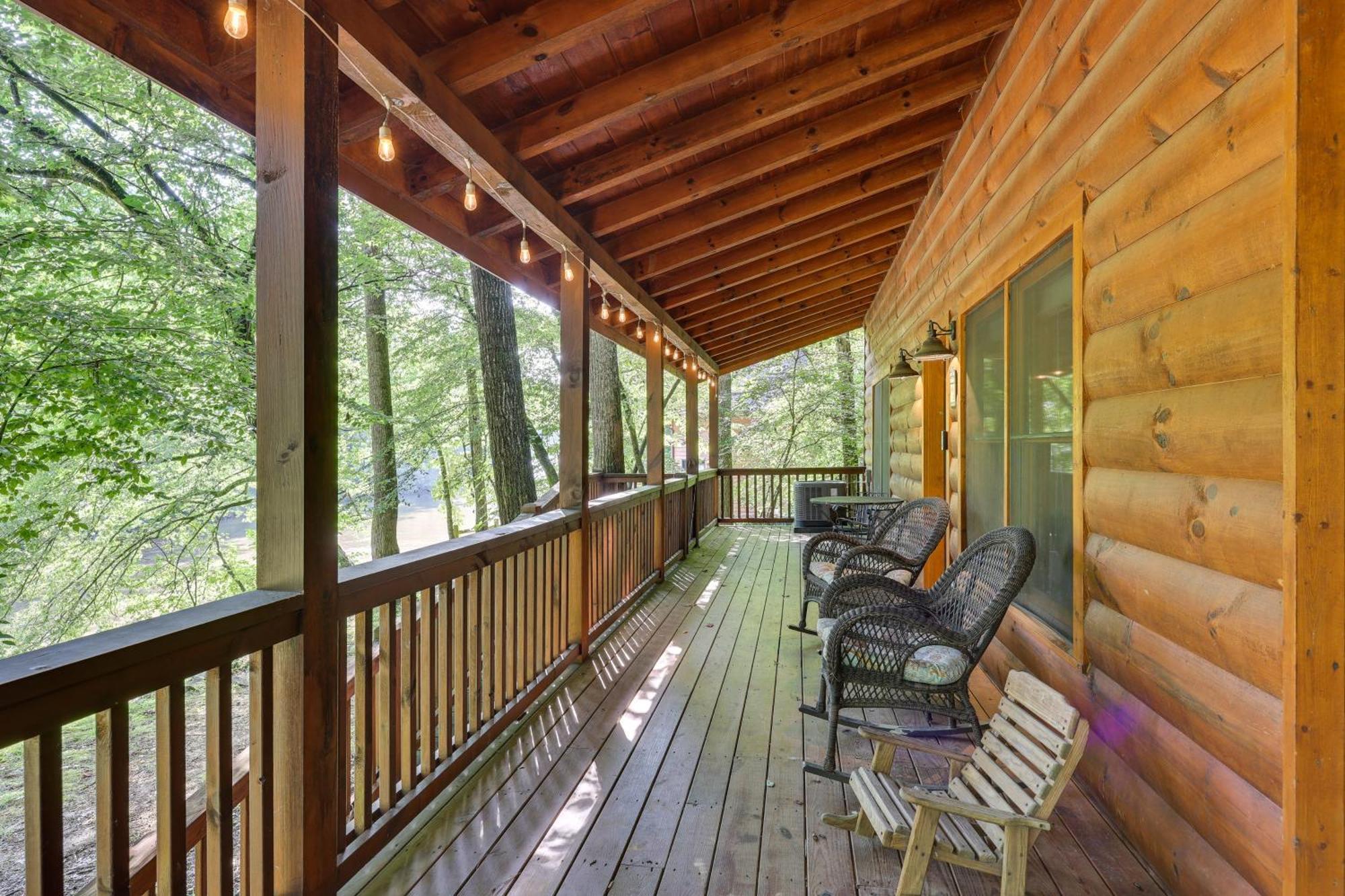 Riverfront Ellijay Cabin With Deck And Pool Access! Экстерьер фото