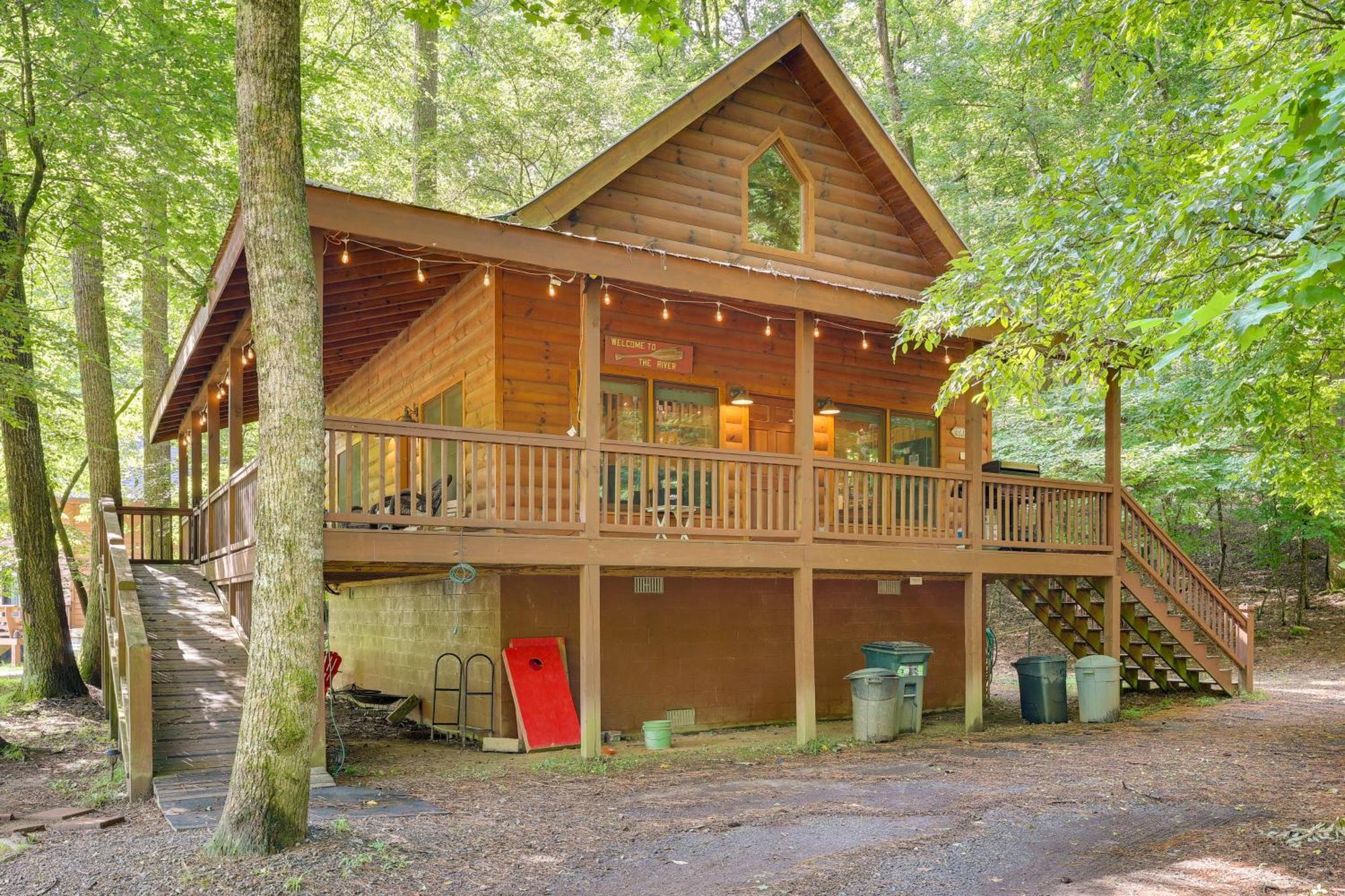 Riverfront Ellijay Cabin With Deck And Pool Access! Экстерьер фото
